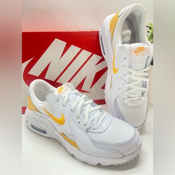 NEW Nike Air Max Excee Women’s Athletic Shoes White Yellow DX4352-100 Size 7 - Picture 9 of 9